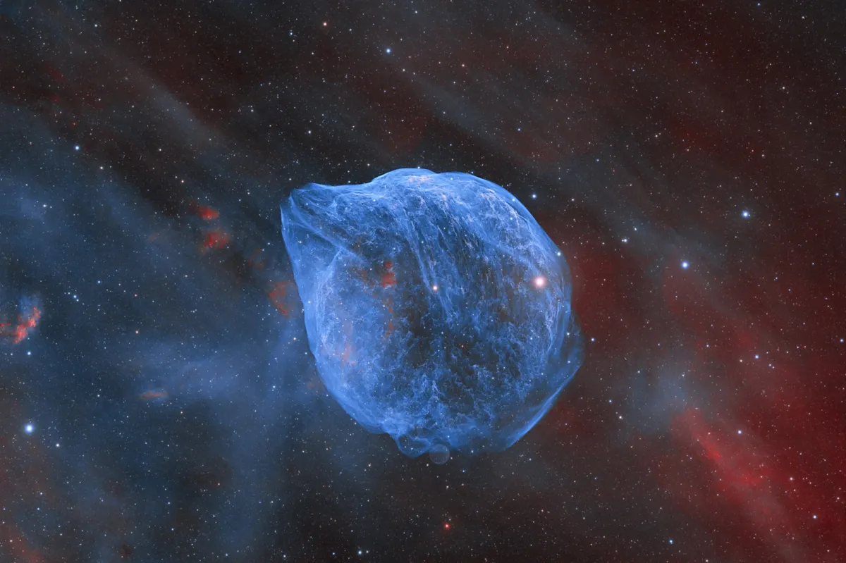 内林武史 /  Galaxy in the Glass 2019 Cosmic Fireworks in the Clouds | NOIRLab